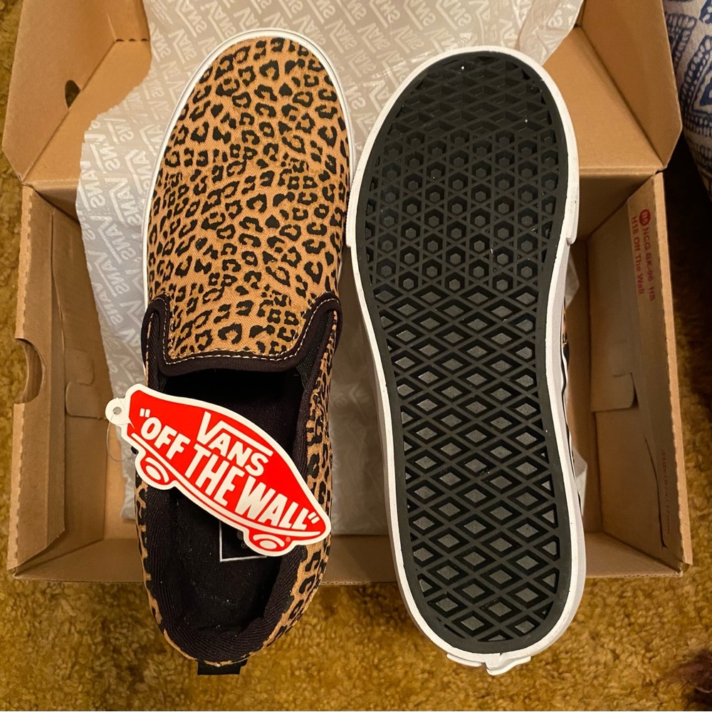 VANS.   Leopard Print.   Brown and black